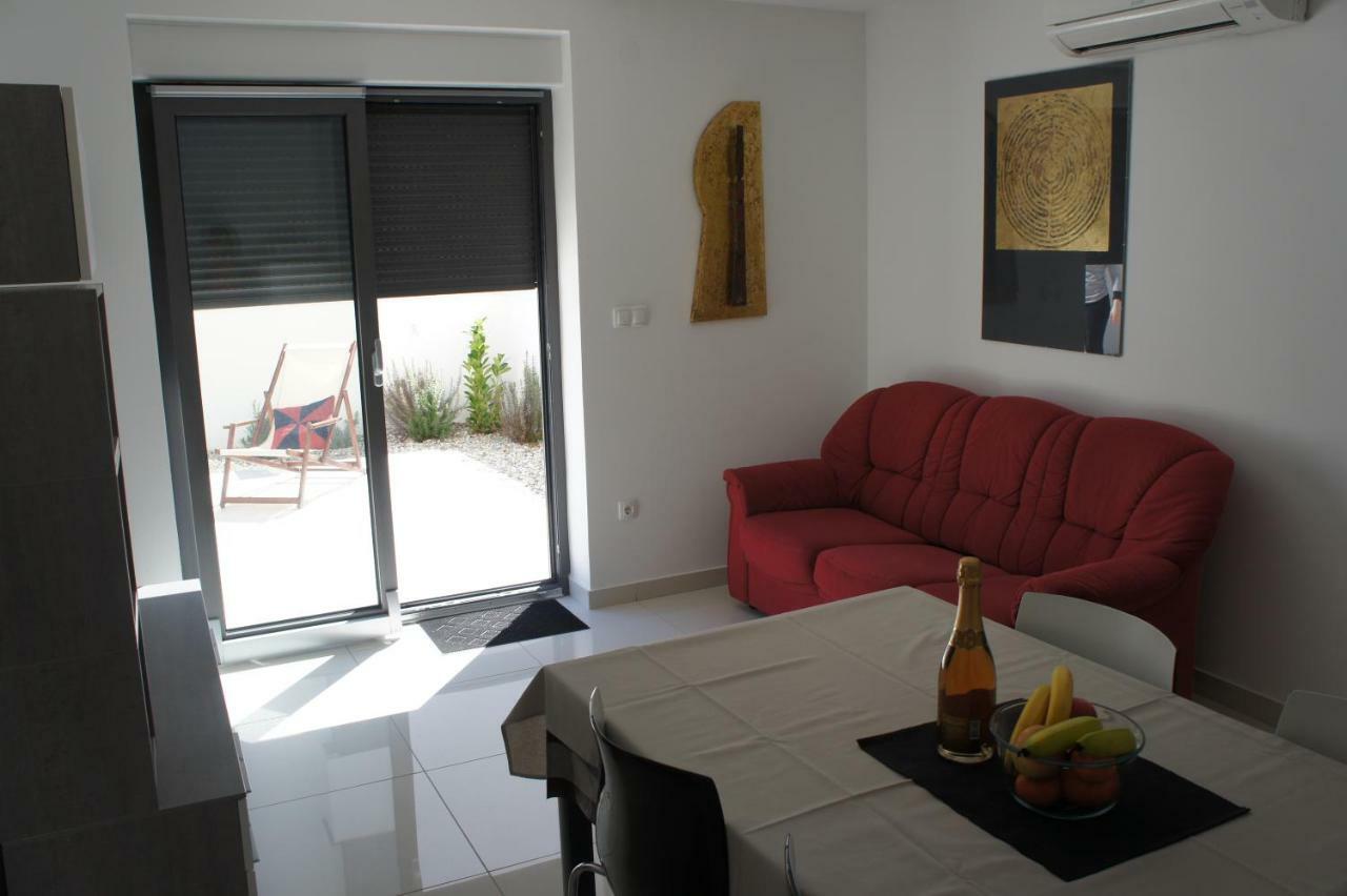 Apartment White วานตาชิชี ภายนอก รูปภาพ